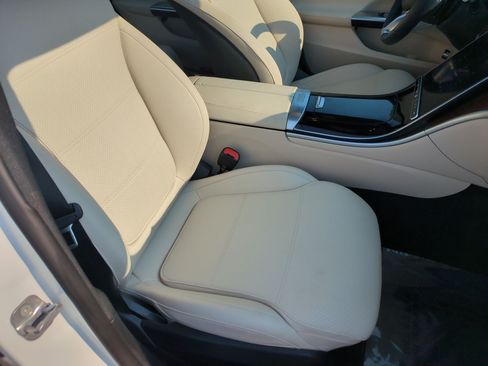 Certified 2024 Mercedes-Benz C 300 4MATIC Sedan image 34