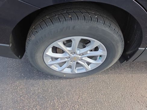 Certified 2021 Chevrolet Equinox LS image 9