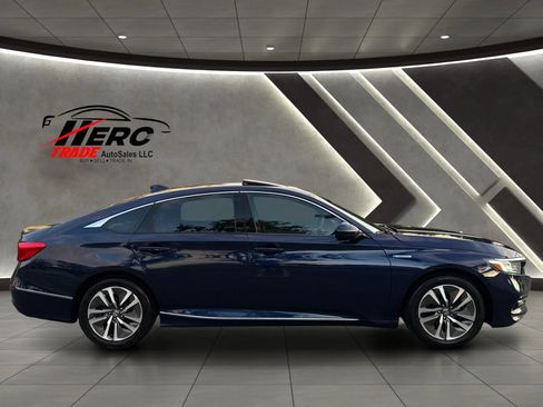 Used 2018 Honda Accord EX image 2