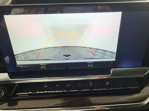 Used 2025 Chevrolet Silverado 1500 LT image 31