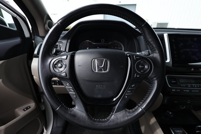 Used 2018 Honda Pilot Touring image 6