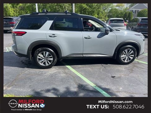 Certified 2024 Nissan Pathfinder SL AWD/4WD image 6