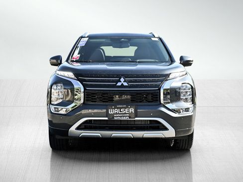 New 2025 Mitsubishi Outlander SEL image 2