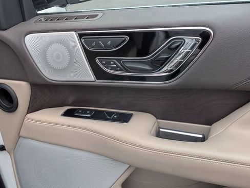 Used 2023 Lincoln Navigator Reserve image 39