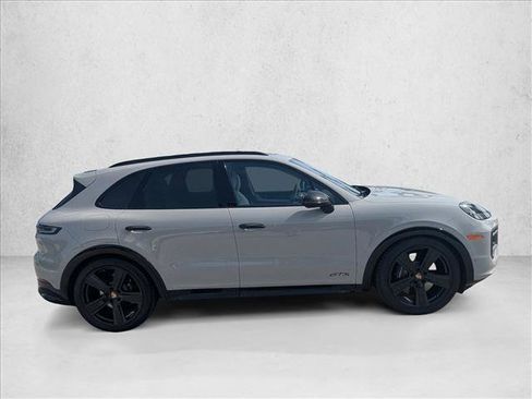 Used 2026 Porsche Cayenne GTS AWD/4WD image 4