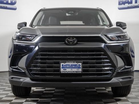 Certified 2025 Toyota Grand Highlander AWD image 2