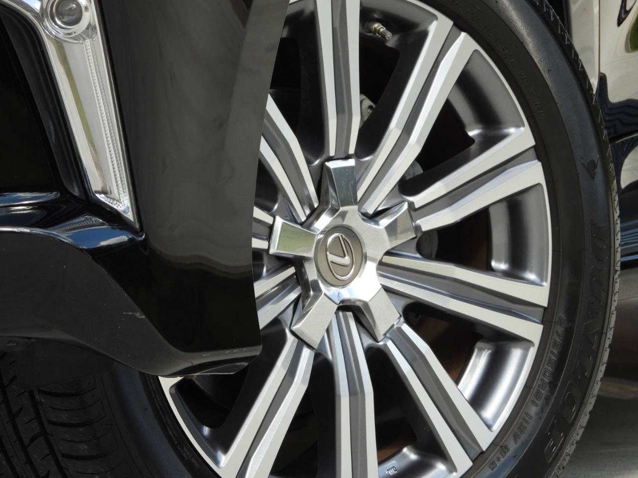 Used 2016 Lexus LX 570 4WD image 6