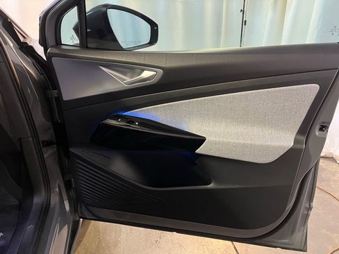 Used 2023 Volkswagen ID.4 Pro image 11