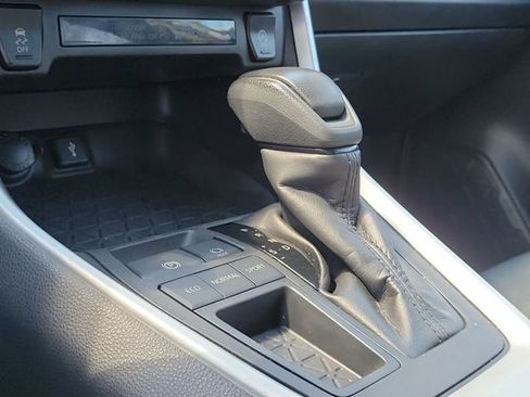 Used 2022 Toyota RAV4 XLE w/ Convenience Package FWD image 29