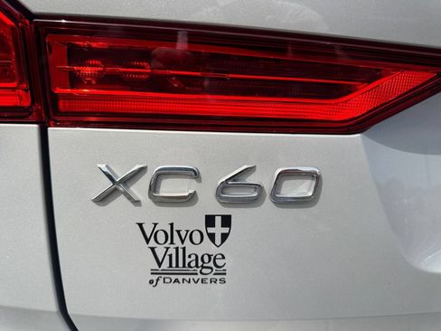 Certified 2024 Volvo XC60 B5 Plus w/ Climate Package AWD/4WD image 10
