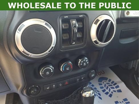 Used 2013 Jeep Wrangler Unlimited Sahara w/ Dual Top Group AWD/4WD image 17
