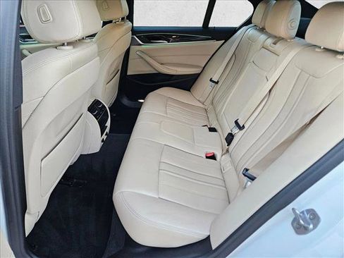 Used 2019 BMW 530e w/ Premium Package image 20