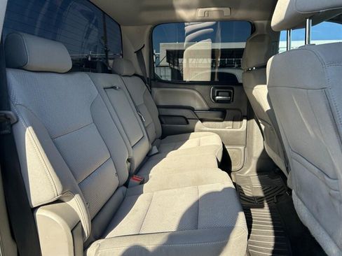 Used 2018 Chevrolet Silverado 1500 Custom w/ Custom Convenience Package RWD image 17