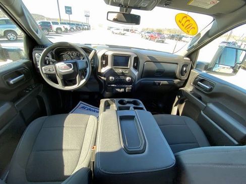 Used 2022 GMC Sierra 3500 Pro w/ Convenience Package image 15