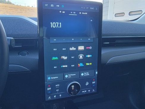 Used 2025 Ford Mustang Mach-E Premium w/ Interior Protection Package image 39