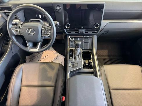Used 2025 Lexus GX 550 w/ Accessory Package (2T) AWD/4WD image 19