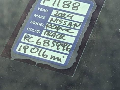 Used 2024 Nissan Rogue SV image 33