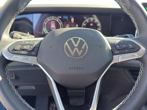 New 2026 Volkswagen Tiguan SE image 11