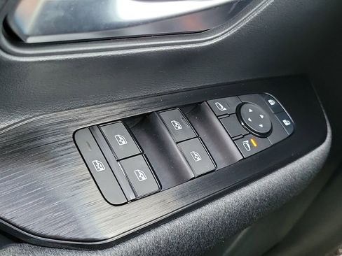 Certified 2025 Nissan Kicks SV image 15