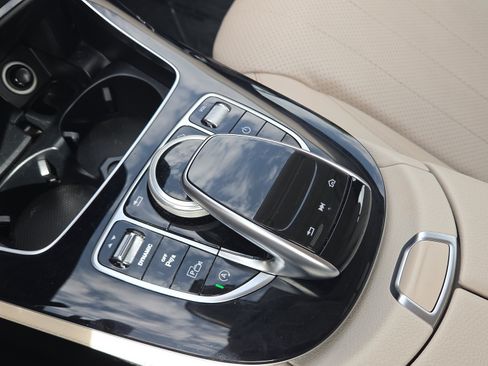 Used 2018 Mercedes-Benz E 300 image 32