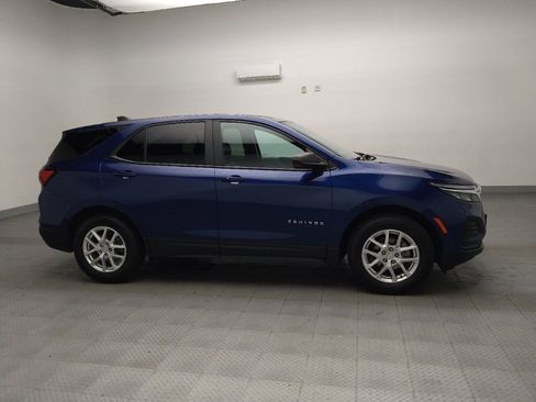 Used 2022 Chevrolet Equinox LS w/ LS Convenience Package image 11