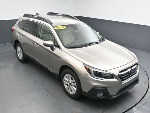 Used 2019 Subaru Outback 2.5i Premium image 19