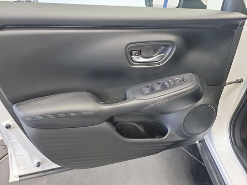 Certified 2026 Honda HR-V LX image 13