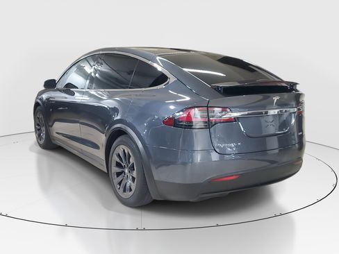 Used 2019 Tesla Model X image 5