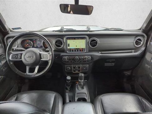 Used 2019 Jeep Wrangler Unlimited Sahara image 16