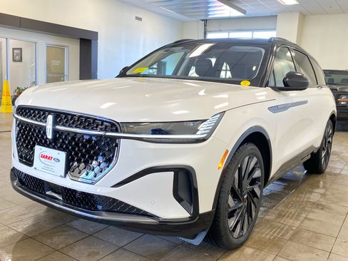 New 2026 Lincoln Nautilus Reserve image 4