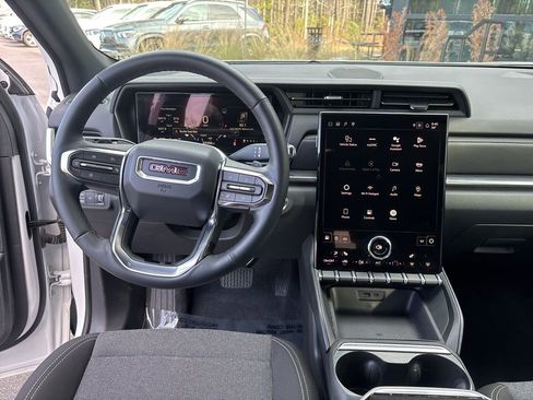 Used 2025 GMC Terrain Elevation image 42