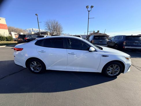 Used 2019 Kia Optima LX image 4