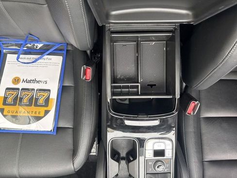 Used 2024 Kia Telluride EX w/ EX Captain's Chair Package image 12