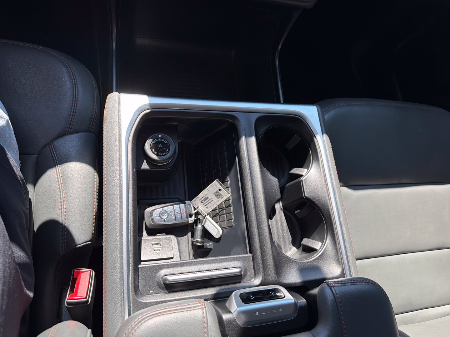 Used 2025 Ford Expedition Max Active AWD/4WD image 8