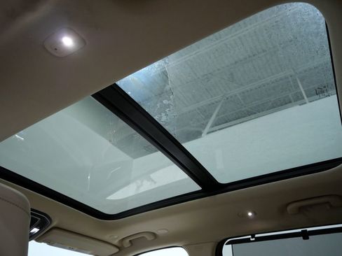 Used 2021 Jeep Grand Cherokee L Limited w/ Luxury Tech Group II image 4