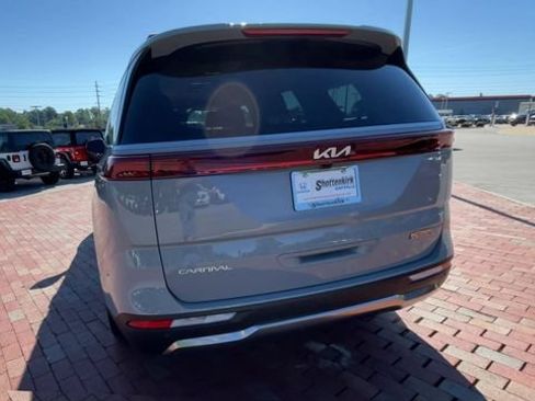 Used 2024 Kia Carnival SX FWD image 8