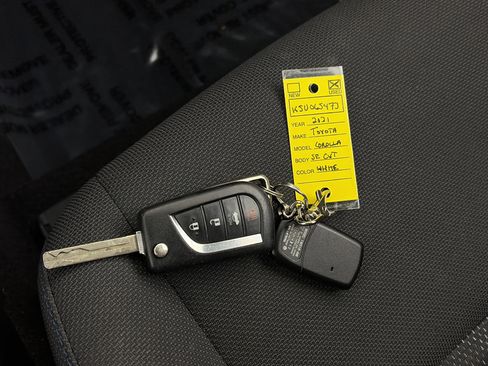 Used 2021 Toyota Corolla SE FWD image 30