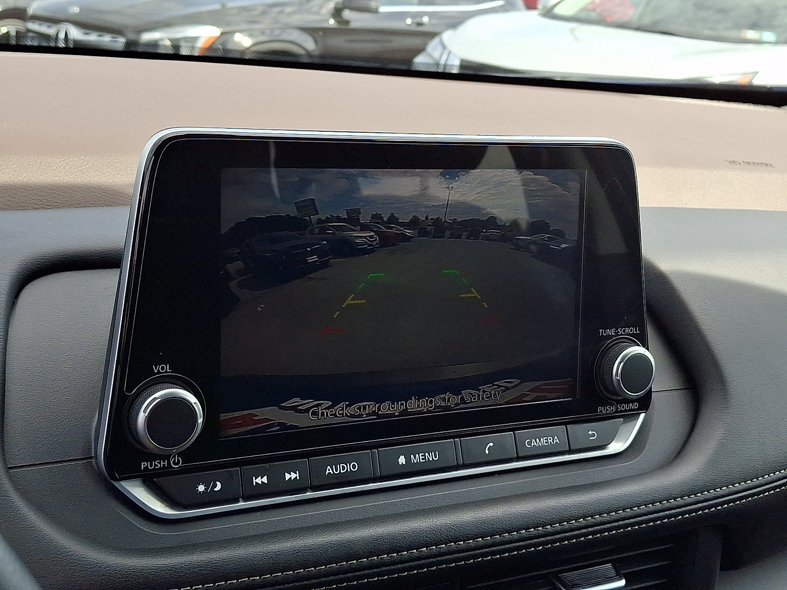 Used 2023 Nissan Rogue S AWD/4WD image 17
