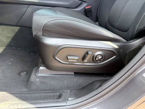 Certified 2025 Jeep Grand Cherokee L Laredo w/ Luxury Tech Group I AWD/4WD image 19