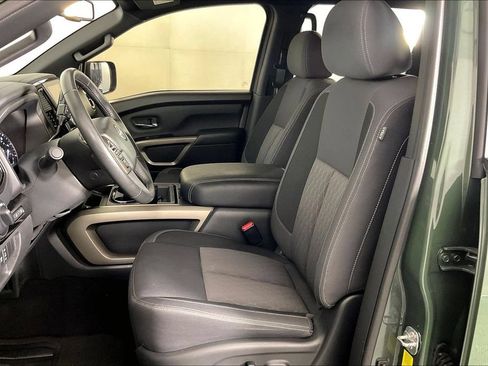 Used 2024 Nissan Titan SV w/ SV Bronze Edition Package RWD image 32