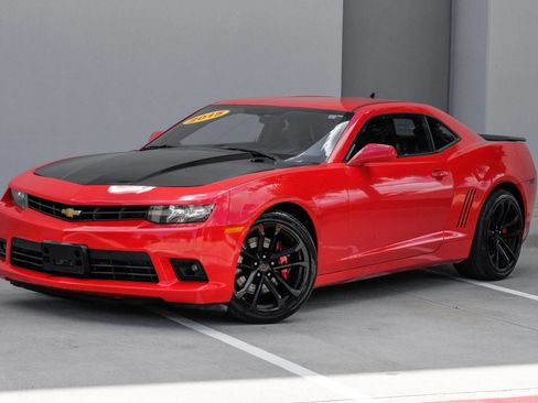 Used 2015 Chevrolet Camaro SS w/ SS Performance Package RWD image 13