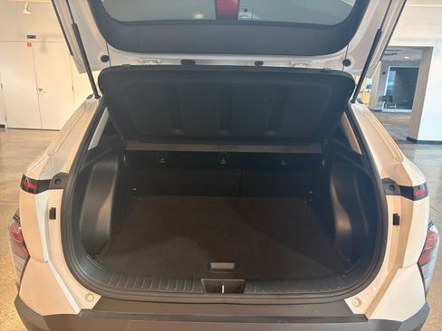 Used 2025 Hyundai Kona SEL image 31