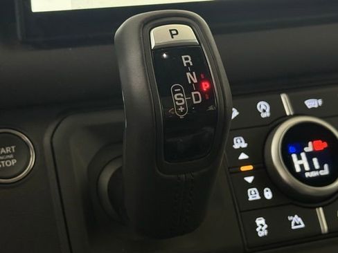 New 2025 Land Rover Defender 110 V8 image 38