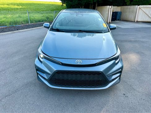 Used 2023 Toyota Corolla SE FWD image 2
