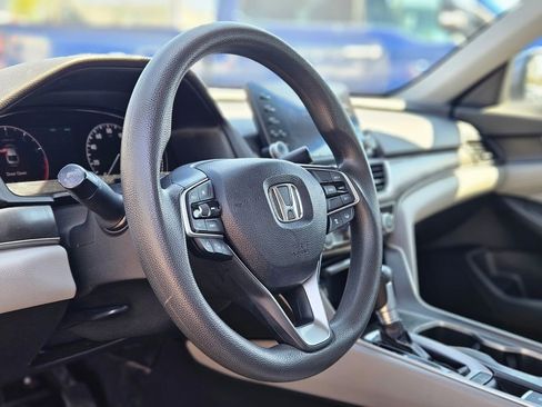 Used 2018 Honda Accord LX image 17
