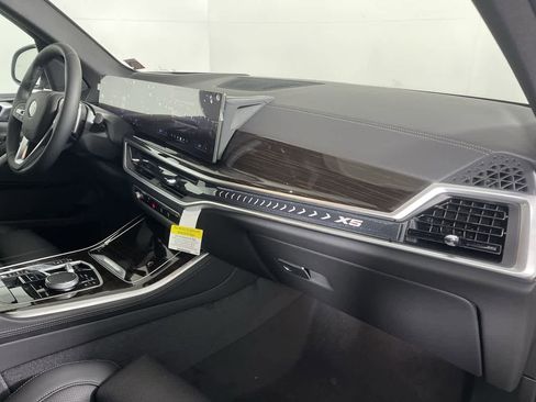 Used 2024 BMW X5 xDrive40i w/ Parking Assistance Package image 15