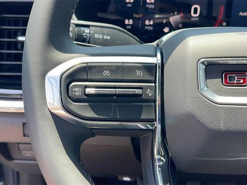 New 2025 GMC Canyon Elevation w/ Convenience Package image 24