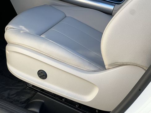 Certified 2025 Mercedes-Benz GLA 250 4MATIC image 12