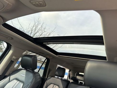 Used 2019 Ford Expedition Max Platinum image 11