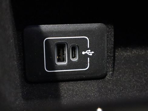 New 2025 Maserati Grecale Modena image 31